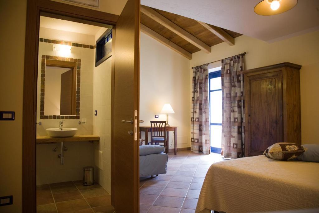 Agriturismo Bio-Ecologico Sant'Isidoro Roccaforte Mondovì Quarto foto